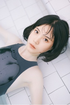 情侣之间冰块和棉签